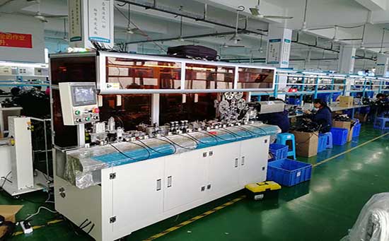 自動(dòng)送線(xiàn)剪切編織包銅箔機(jī)現(xiàn)場(chǎng)圖片 自動(dòng)送線(xiàn)剪切編織包銅箔機(jī)現(xiàn)場(chǎng)圖片