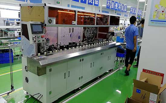 自動(dòng)裁線(xiàn)刷剪編織包銅箔去鋁箔機(jī) 自動(dòng)裁線(xiàn)刷剪編織包銅箔去鋁箔機(jī)